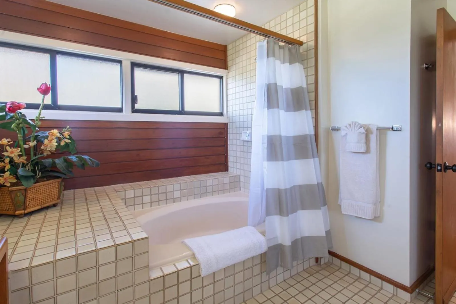2723-24 Kapalua Ridge Villa Kahana Apartment